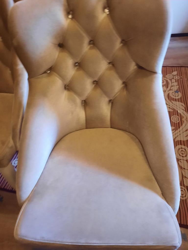 Luxe eetkamerstoelen met knopen - Crème/Beige, Overige kleuren, Ophalen of Verzenden, Zo goed als nieuw, Klassiek, Luxe, Chesterfield-stijl