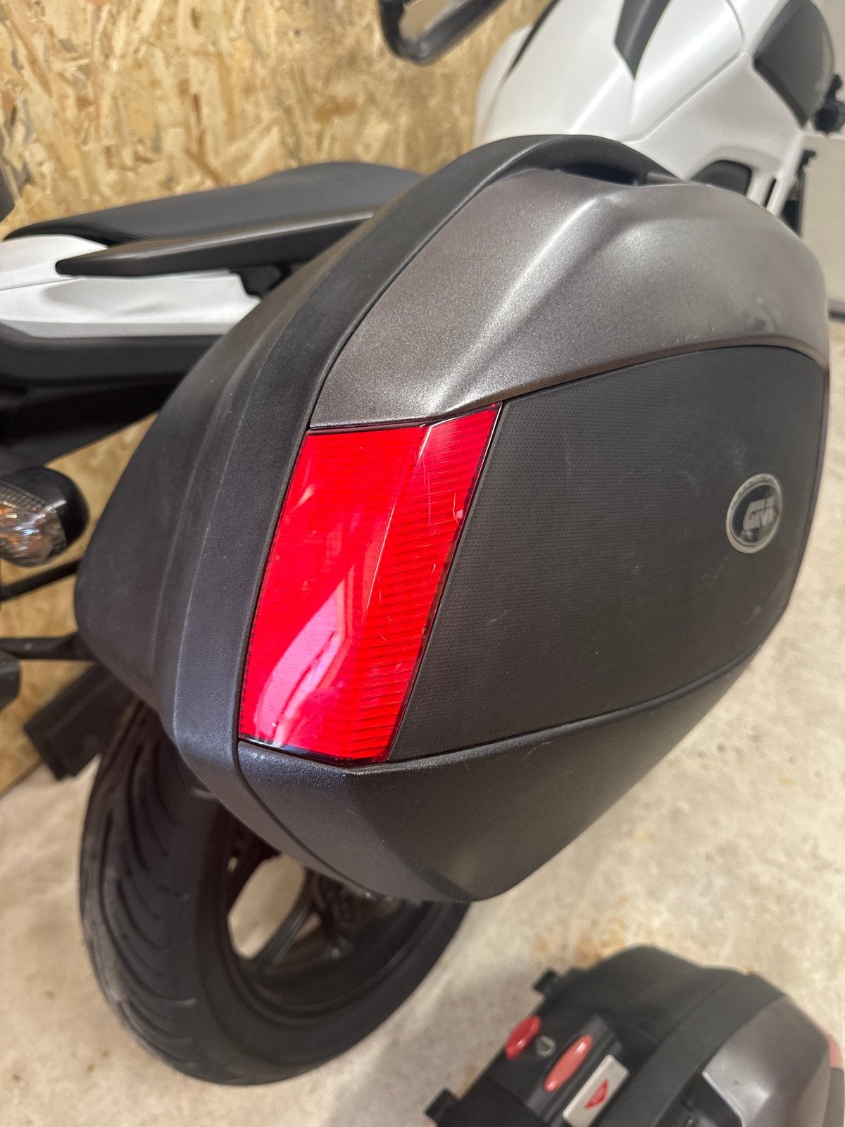 Givi zijkoffers met Monokey Side dragers voor motor, Motoren, Accessoires | Koffers en Tassen, Ophalen, Gebruikt