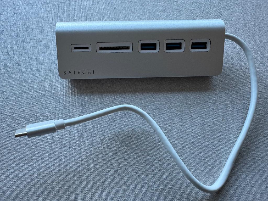 Satechi Aluminium USB 3.0 HUB en kaartlezer, Computers en Software, Ophalen of Verzenden, Zo goed als nieuw