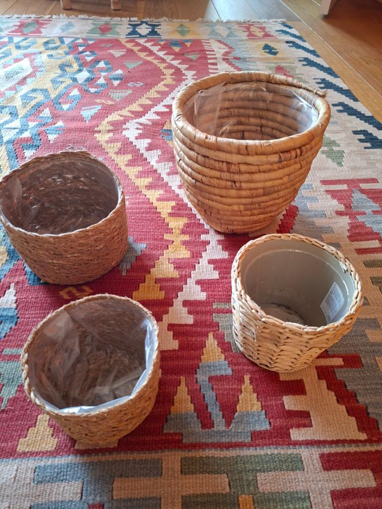 Set van 4 rieten bloempotten/plantenmanden, Tuin en Terras, Bloembakken en Plantenbakken, Overige materialen, Gebruikt, Minder dan 30 cm