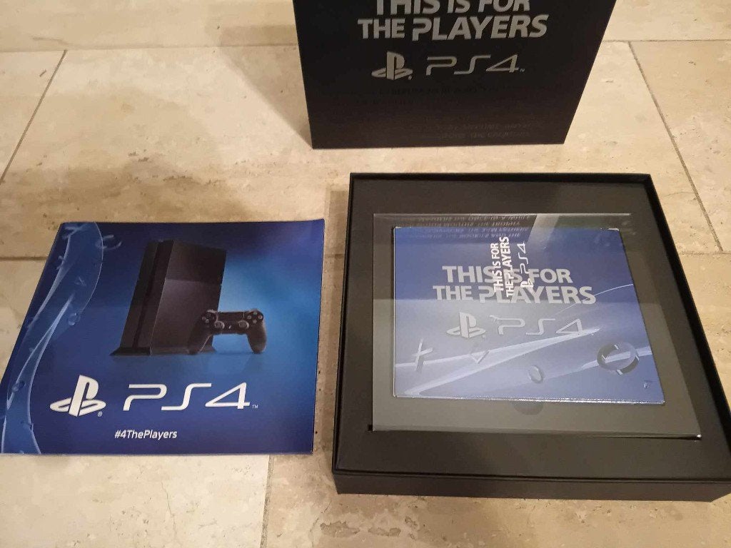 This is for the players , Launch presskit Ps4 , 5 games, Ophalen, Overige genres, 1 speler, Zo goed als nieuw