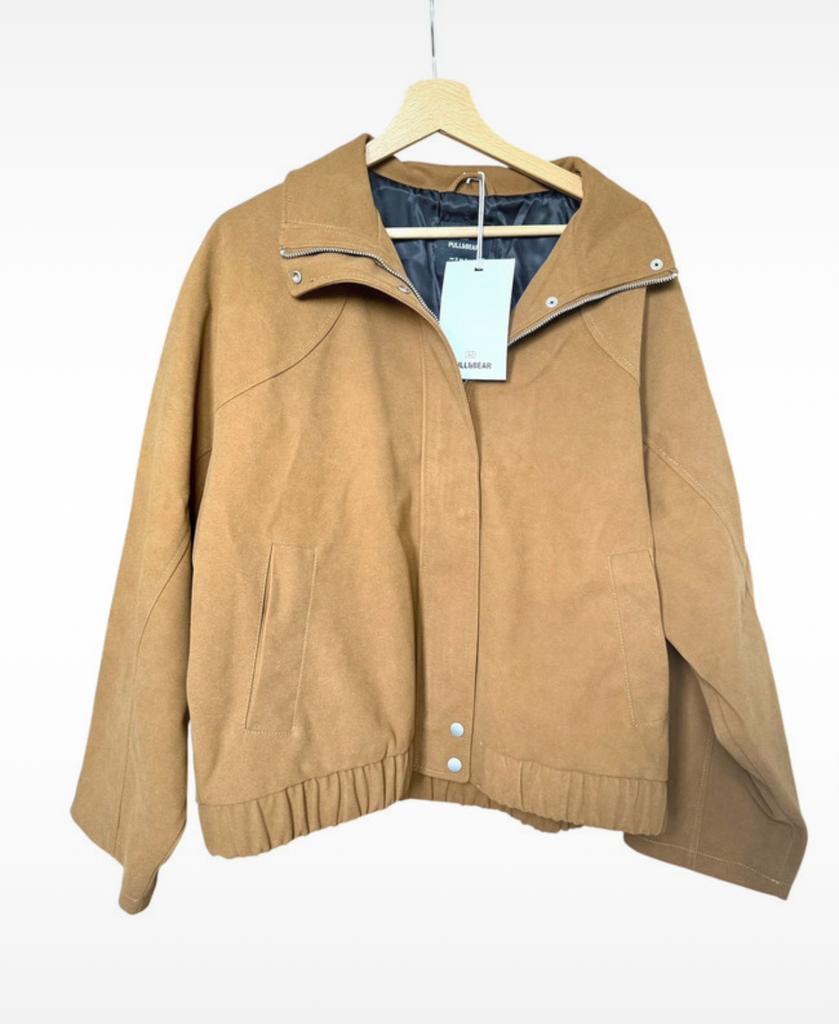 Bomberjack/ jasje Pull&Bear nieuw met label, Ophalen of Verzenden, Nieuw, Maat 38/40 (M), Bruin