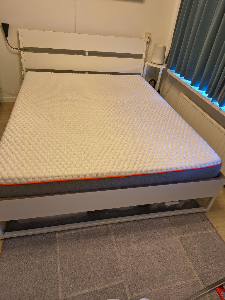 Ikea trysil bed 160x200 hout met metalen onderstel, Ophalen, Wit, Tweepersoons, 200 cm