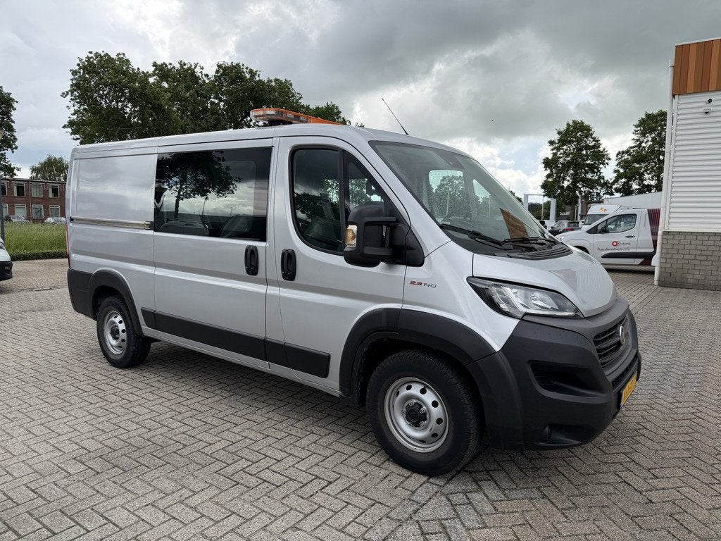 Fiat Ducato Maxi 35H 2.3 MultiJet 140pk L2H1 DC 5 persoons /, Auto's, Bestelauto's, Voorwielaandrijving, 15 km/l, Gebruikt, Met garantie (alle)