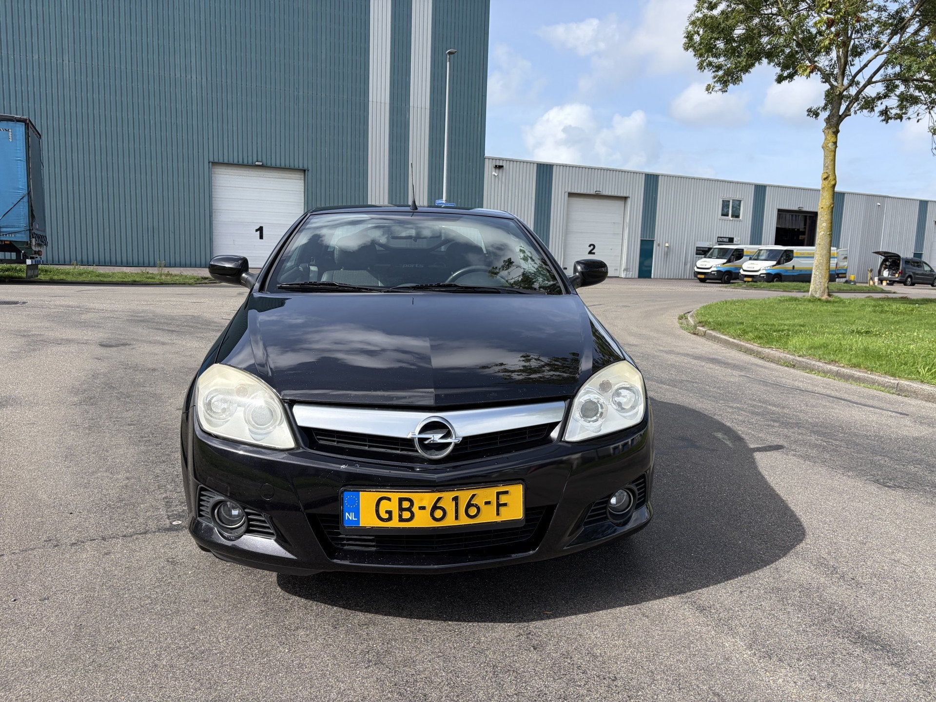 Opel Tigra TwinTop 1.4-16V Enjoy Automaat 90 PK. Leuke inrui, Auto's, Gebruikt, 4 cilinders, Cabriolet, Bedrijf