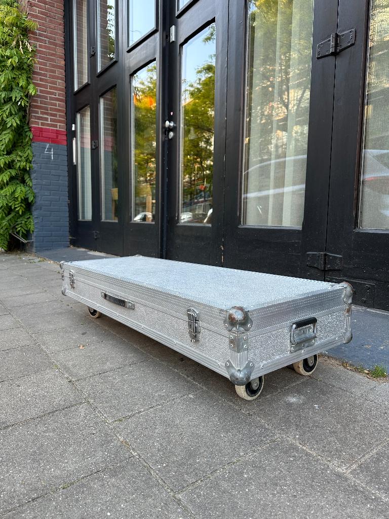 SALE: vintage flightcase, salontafel, aluminium en op wielen, Huis en Inrichting, Ophalen, Minder dan 50 cm, Gebruikt, 100 tot 150 cm