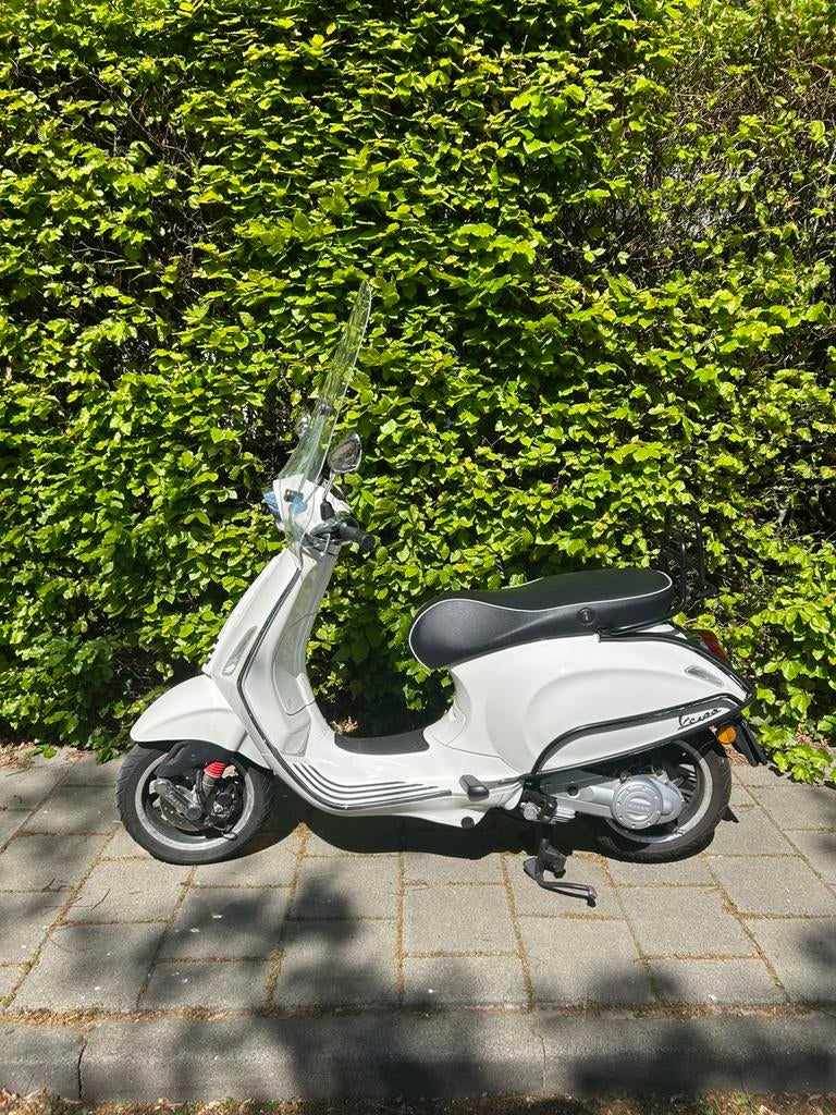 Vespa Sprint 2020, Fietsen en Brommers, Scooters | Vespa, Ophalen, Vespa S, Zo goed als nieuw, Benzine