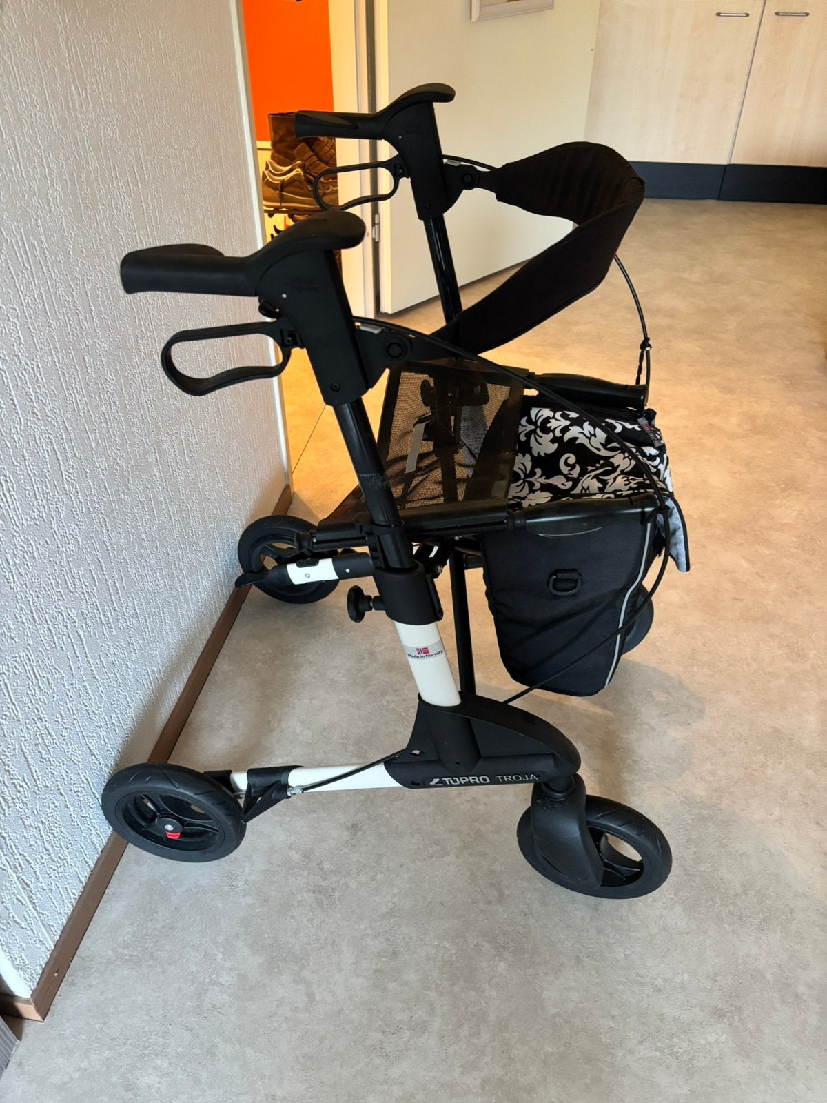 Rollator Topro Troja 2G Small wit, Ophalen, Zo goed als nieuw
