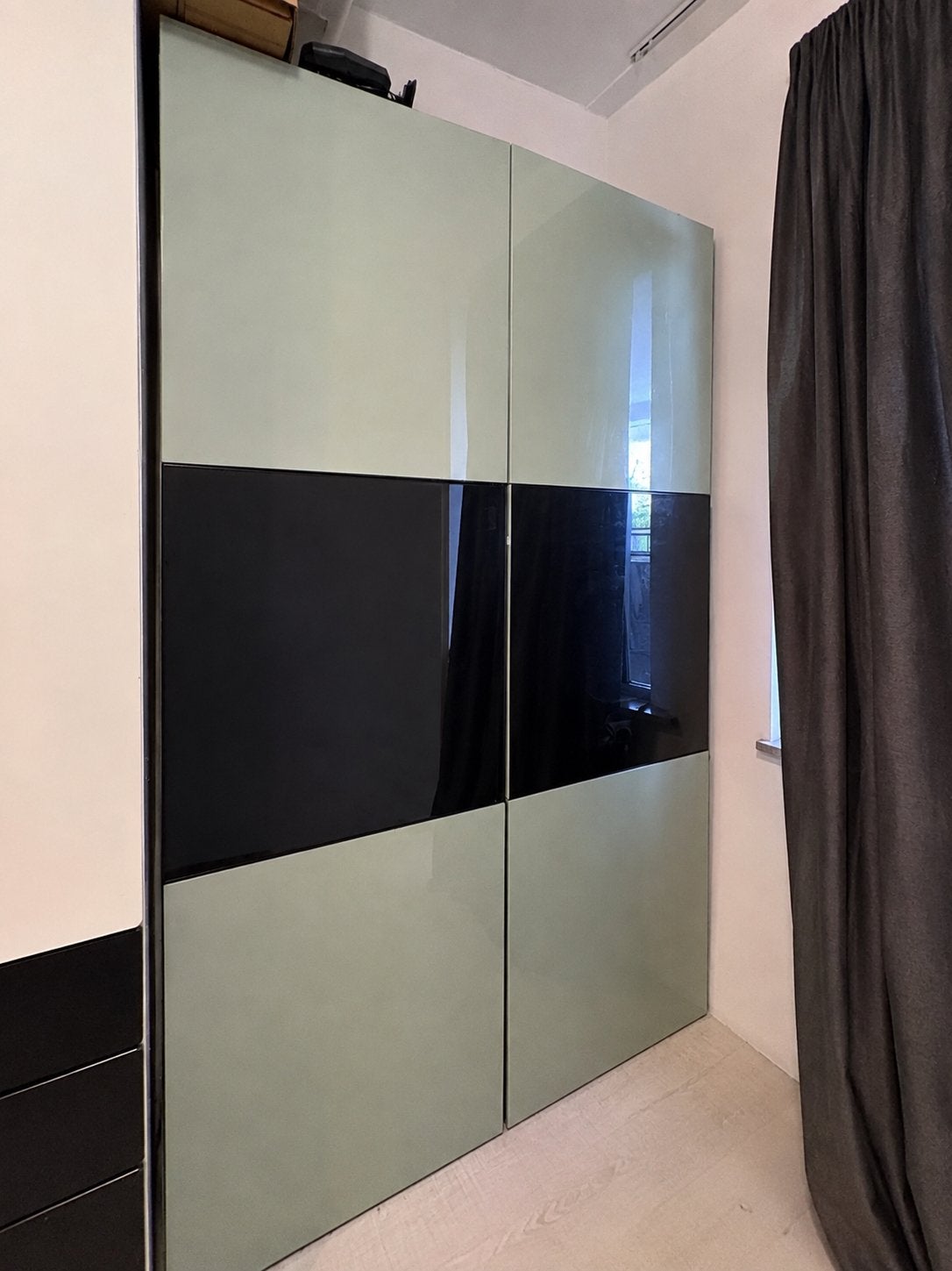 Ikea Besta kast met hoogglanze deuren, Ophalen, 100 tot 150 cm, 200 cm of meer, Glas