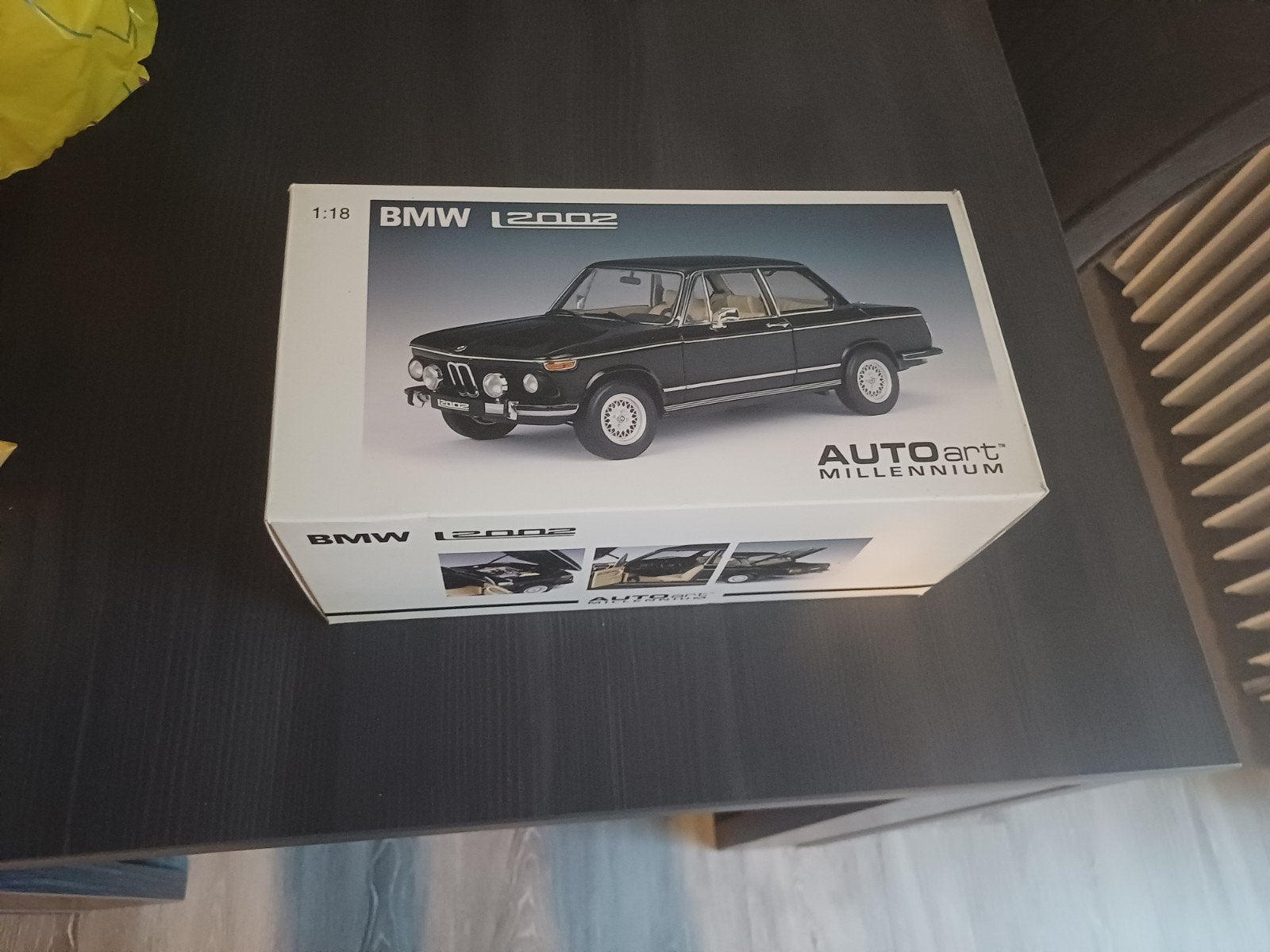Autoart Millennium BMW 2002 1:18 Modelauto Zwart, Hobby en Vrije tijd, Modelauto's | 1:18, Ophalen, Zo goed als nieuw, Auto, Autoart