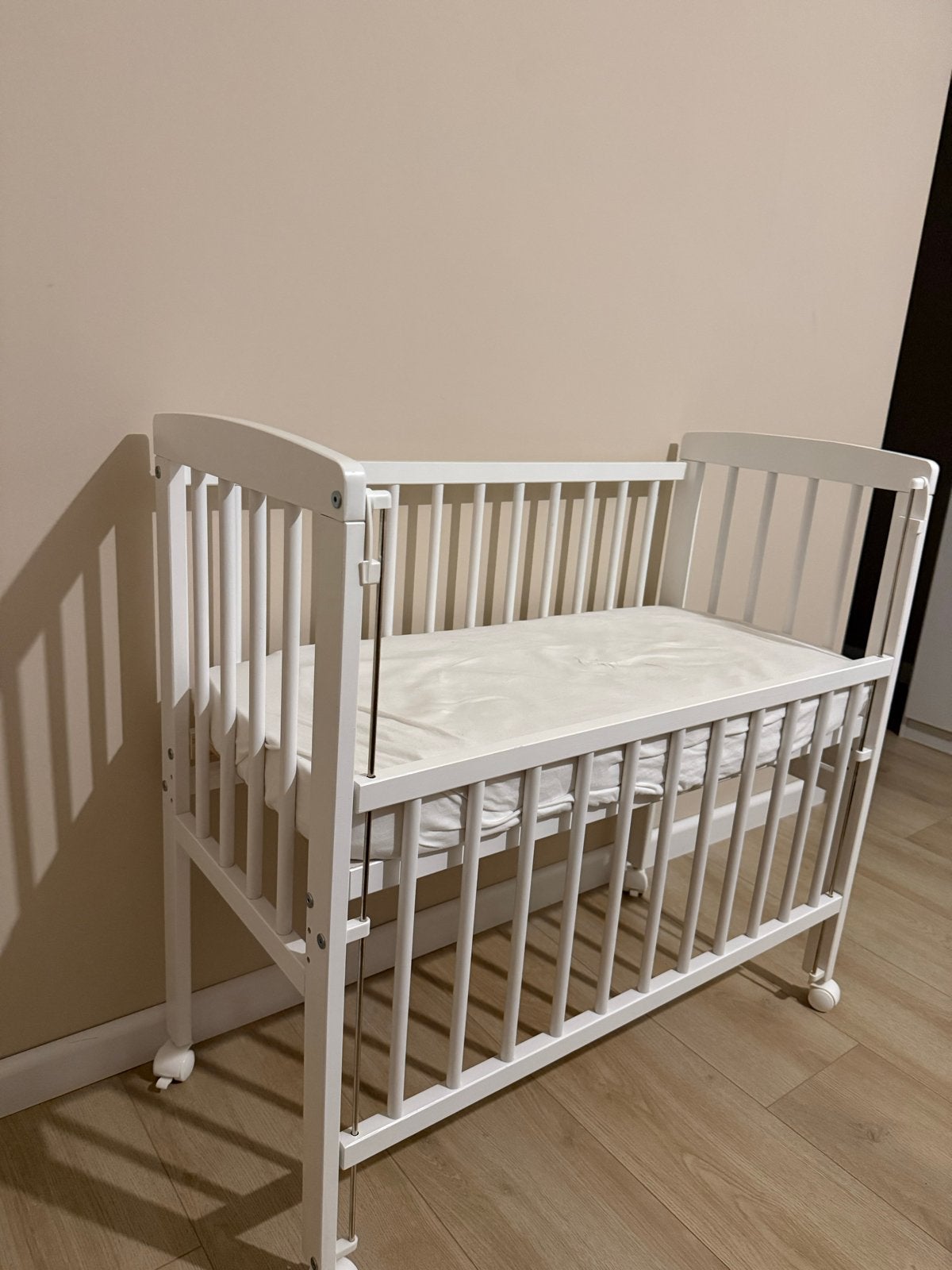 Babybedje/Co-sleeper - Wit, Kinderen en Baby's, Babywiegjes en Ledikanten, Zo goed als nieuw, Wieg, Ophalen