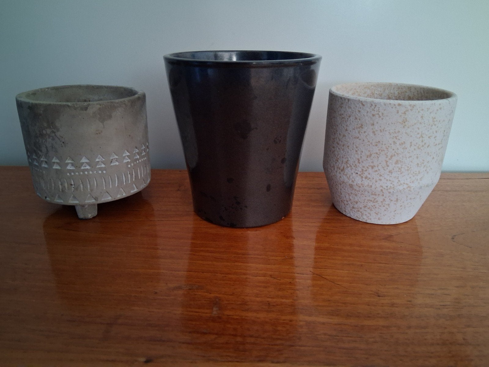 Drie bloempotten, Rond, Ophalen of Verzenden, Aardewerk, Minder dan 40 cm