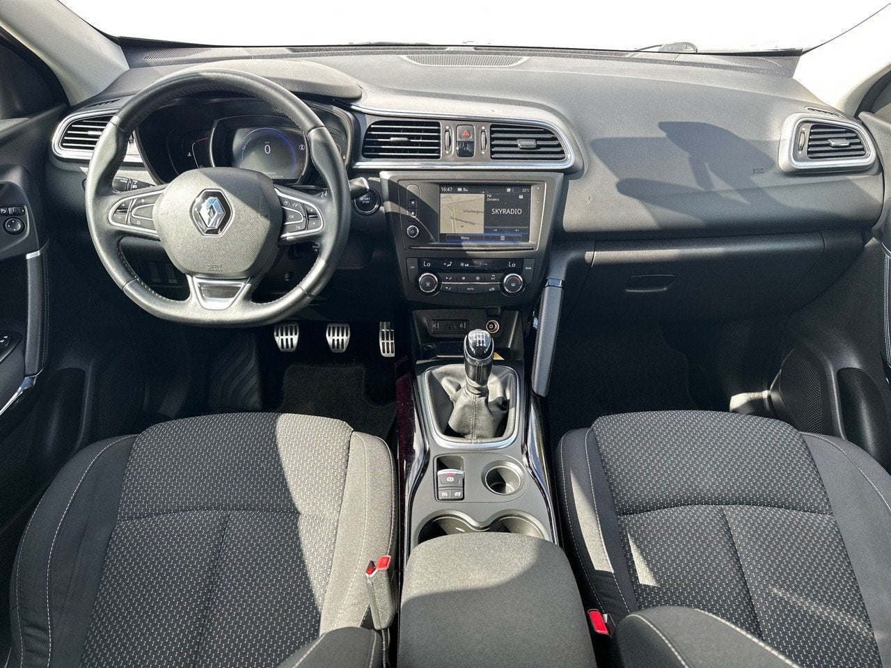 Renault Kadjar 1.2 TCe Limited NAVI / CRUISE / PDC / ALL SEA, Voorwielaandrijving, Kadjar, Stof, Euro 6