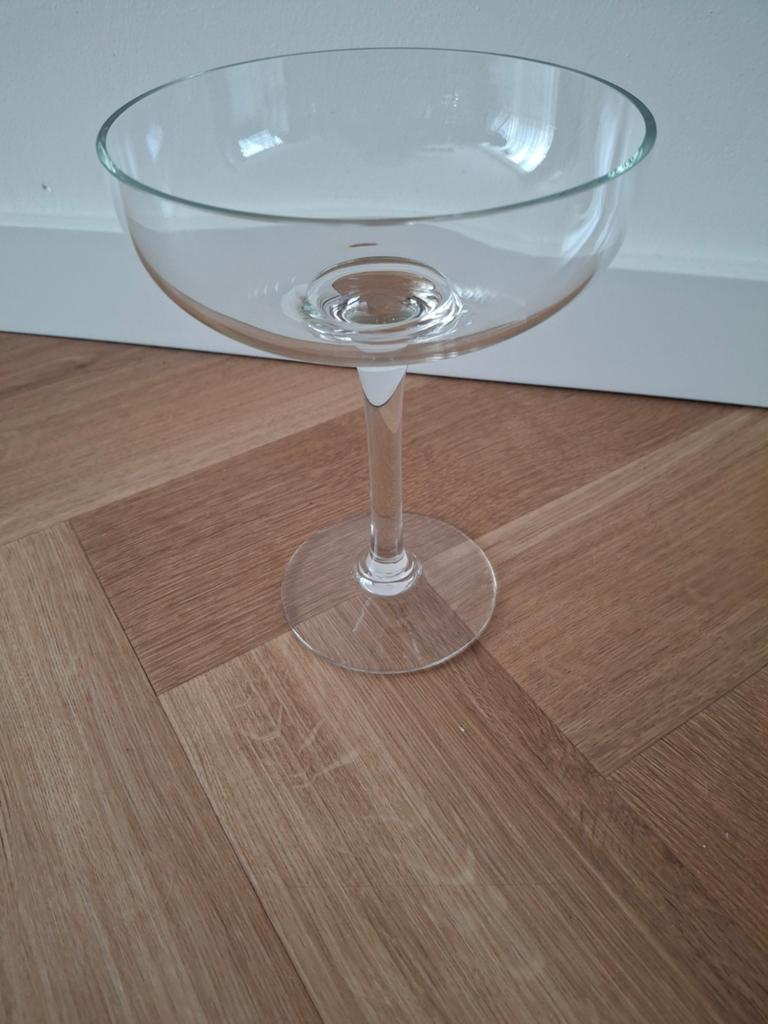 Elegante glazen schaal op voet - Perfect voor desserts, Ophalen of Verzenden