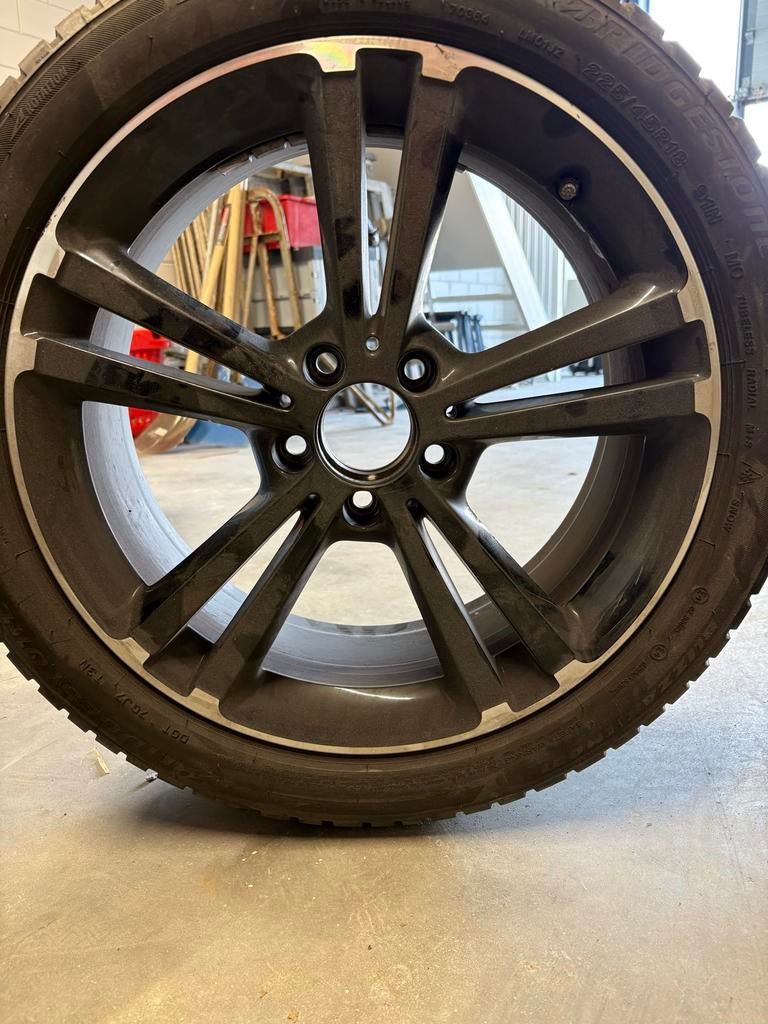 Mercedes-Benz 18 inch velgen met Bridgestone winterbanden, Auto-onderdelen, Banden en Velgen, Ophalen, 18 inch, Gebruikt, Banden en Velgen