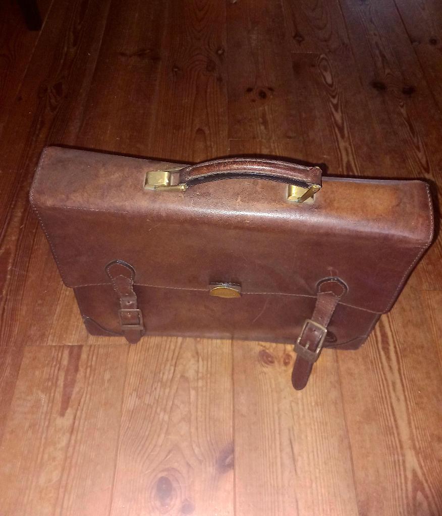 Claudio Ferrici Leren tas dossiers/laptop ZGAN, Bruin, Aktetas of Boekentas, 40 tot 50 cm, Zo goed als nieuw
