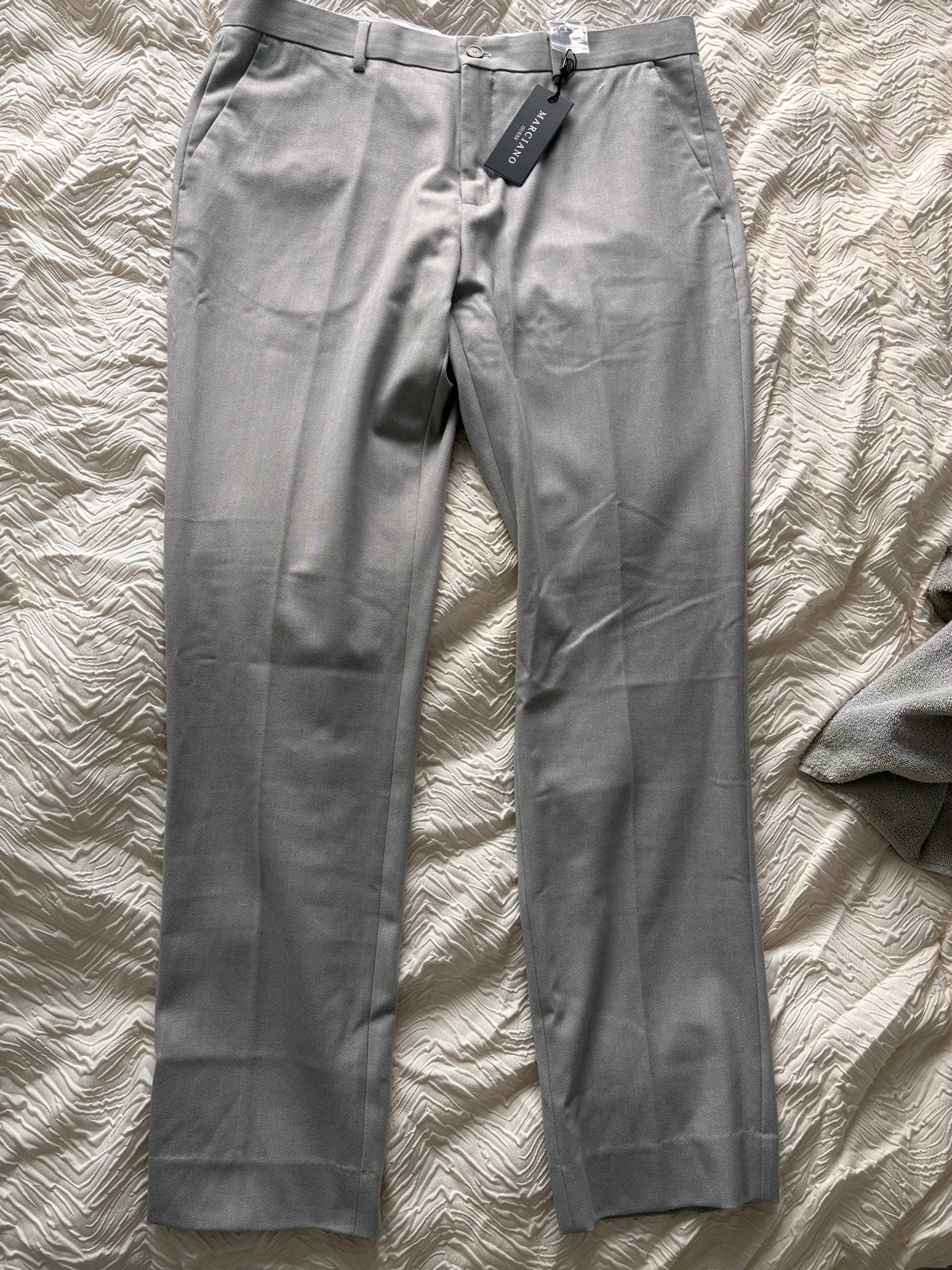 Guess by Marciano pantalon maat 54 - Nieuw met kaartjes, Ophalen of Verzenden, Nieuw, Maat 52/54 (L), Grijs