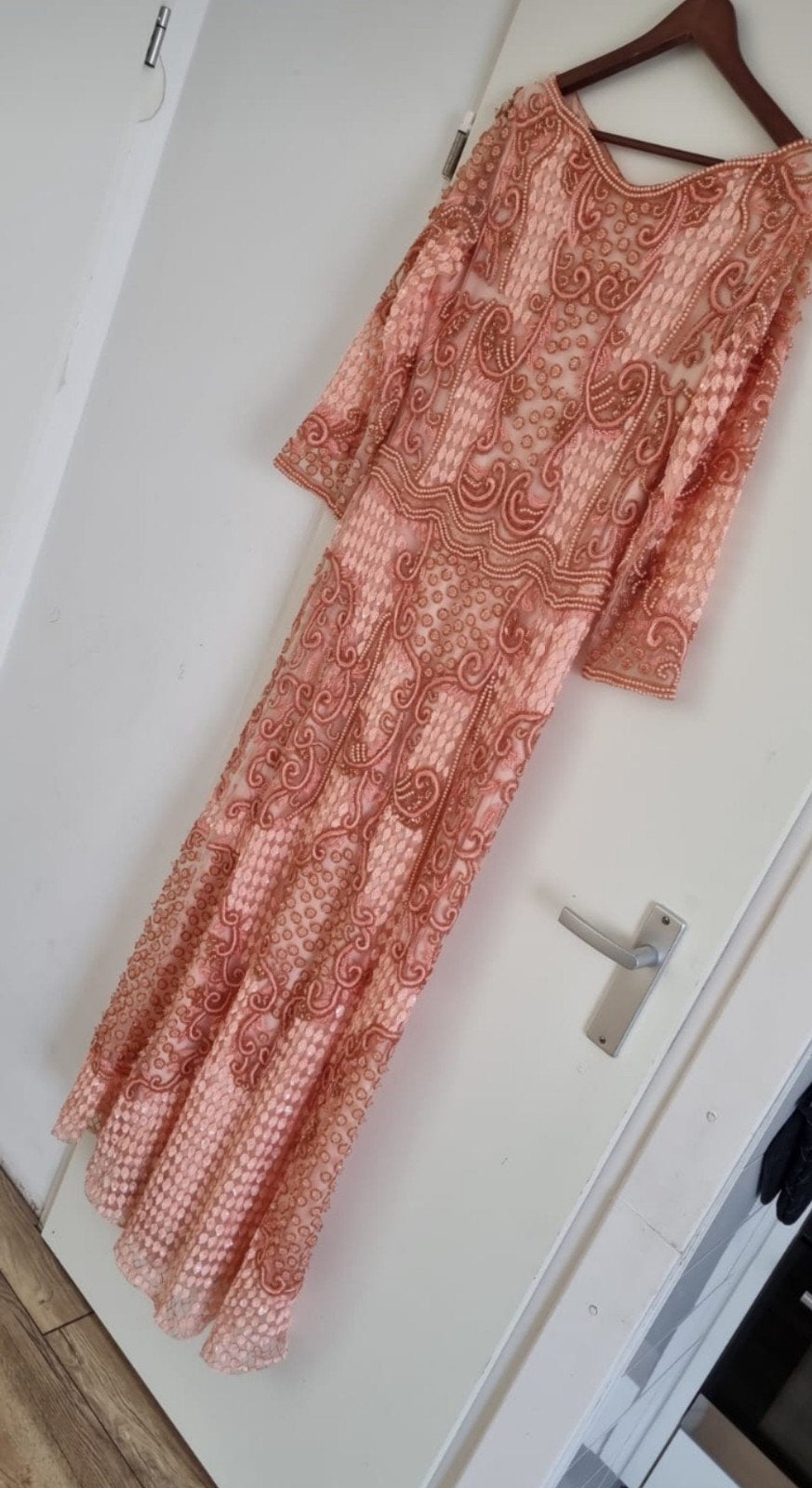 Mooi zalmkleurige fishtail feestjurk, maat 38, Ophalen of Verzenden