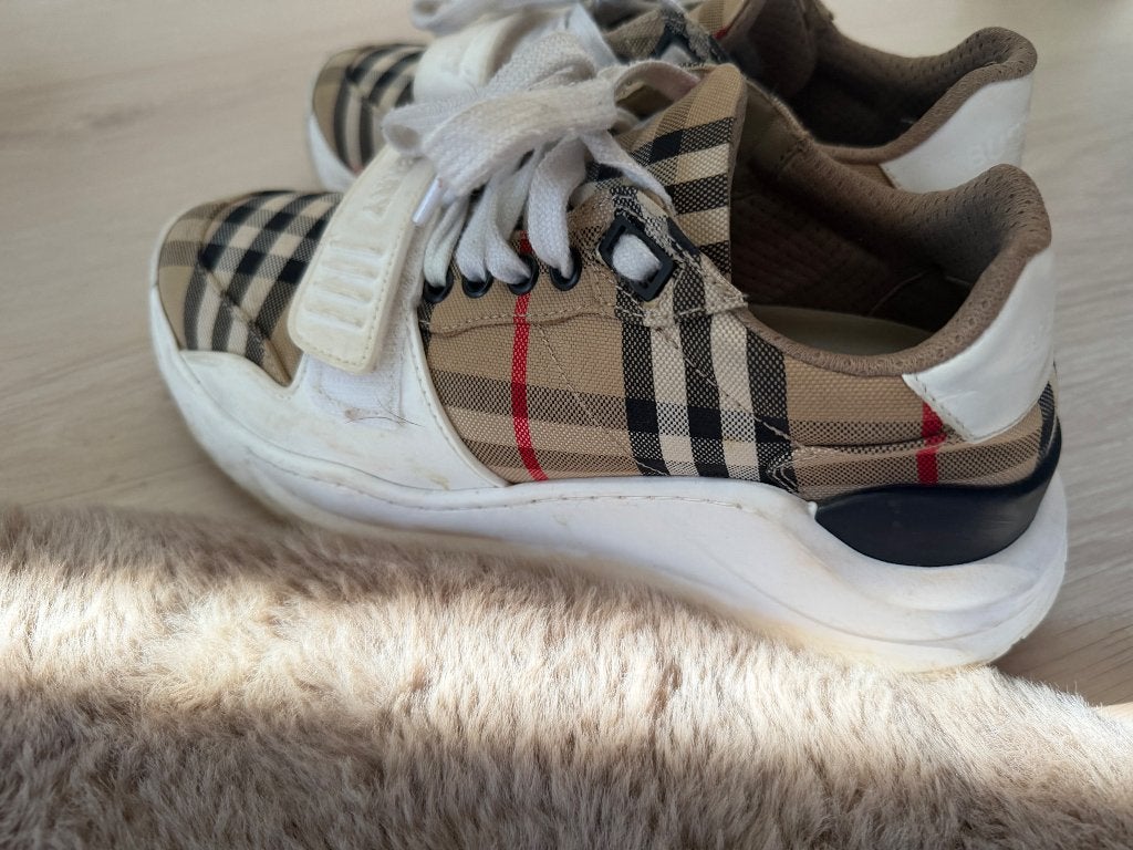 Burberry schoenen origineel, Ophalen of Verzenden, Zo goed als nieuw, Zwart, Sneakers of Gympen