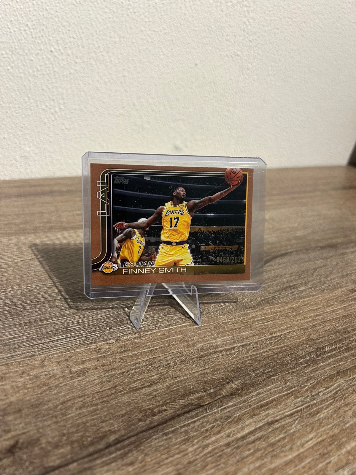 Dorian Finney-Smith 2025 Topps Flagship NBA #149 Gold /2025, Hobby en Vrije tijd, Stickers en Plaatjes, Ophalen of Verzenden, Zo goed als nieuw