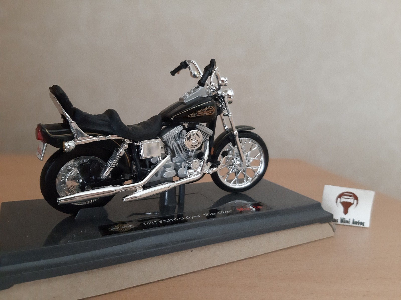 Harley Davidson FXDWG Dyna Wide Glide 1997 van Maisto 1:18, Maisto, Nieuw, Ophalen of Verzenden, Maisto