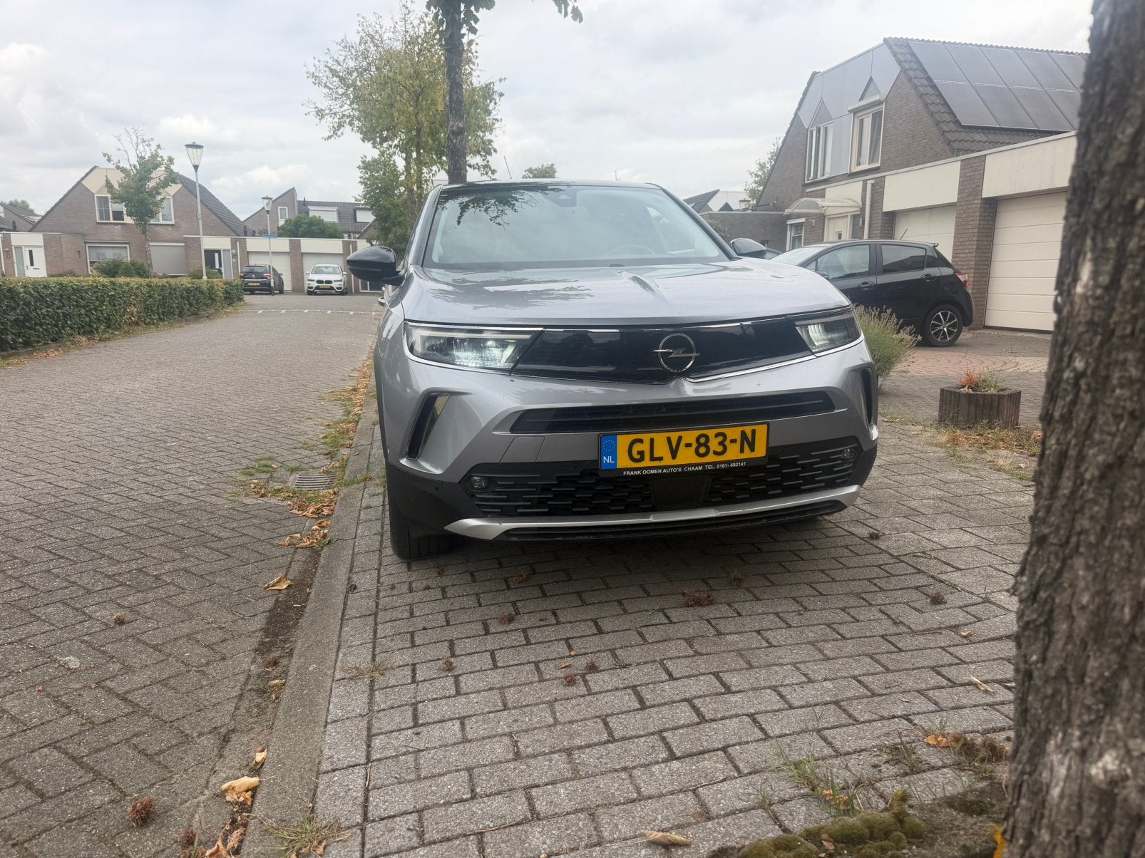 Opel Mokka 1.2 130pk Start/stop Aut 2022 Grijs, Auto's, Dealer onderhouden, 1195 kg, LED verlichting, Zwart