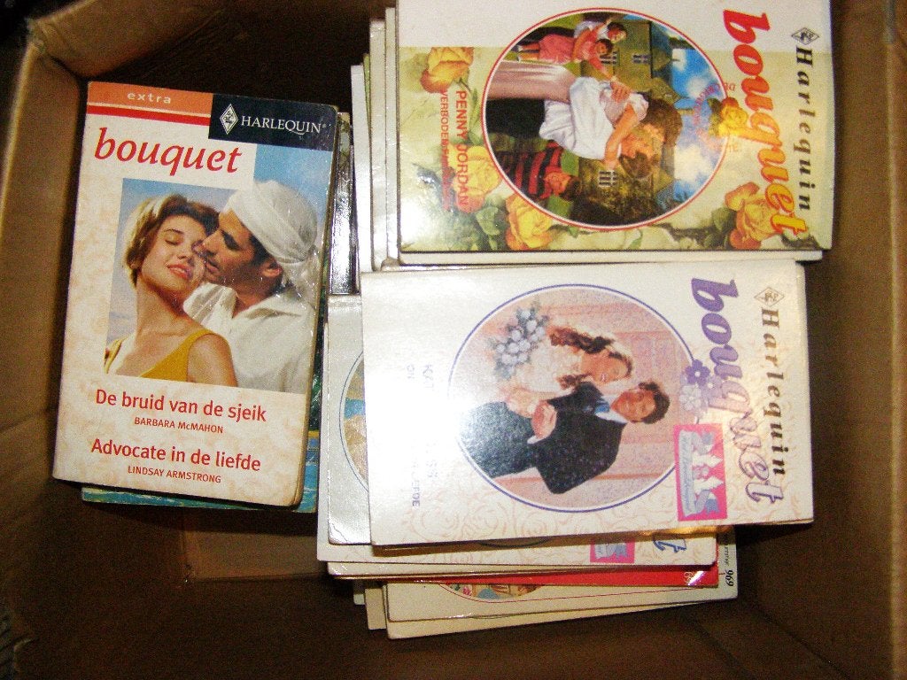 Bouquet romannetjes boeken harlequin romans, Ophalen of Verzenden, Gelezen, Overige onderwerpen