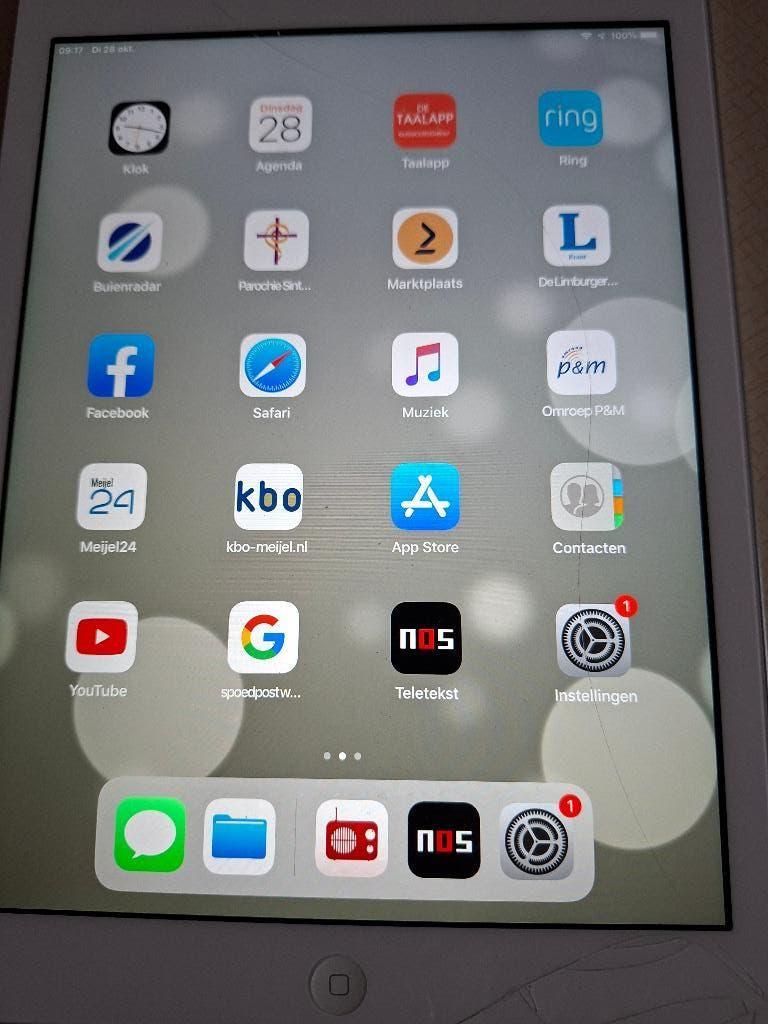 Ipad  air model A1474 32 GB, Computers en Software, Apple iPads, Gebruikt, Apple iPad Air, Wi-Fi, 10 inch, 32 GB, Grijs, Ophalen of Verzenden