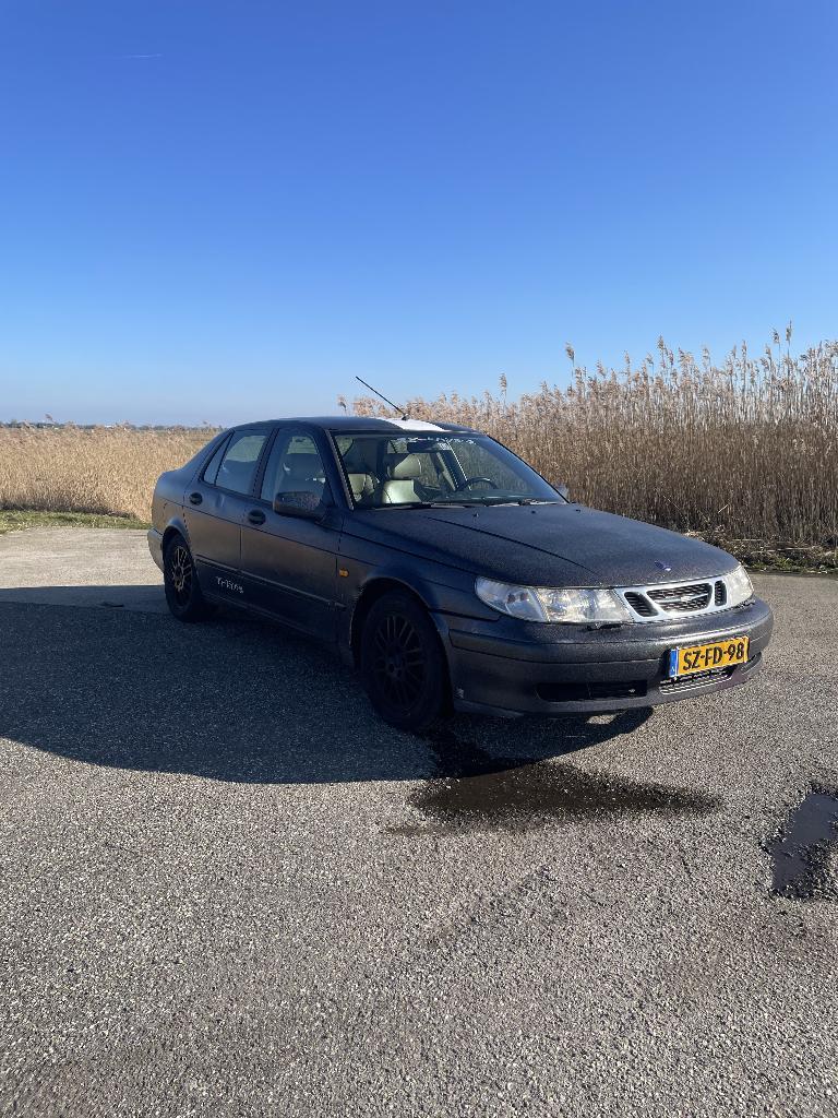 Saab 9-5 2.0 T 1998 Paars/parlemoer, 1800 kg, Beige, 4 cilinders, Blauw