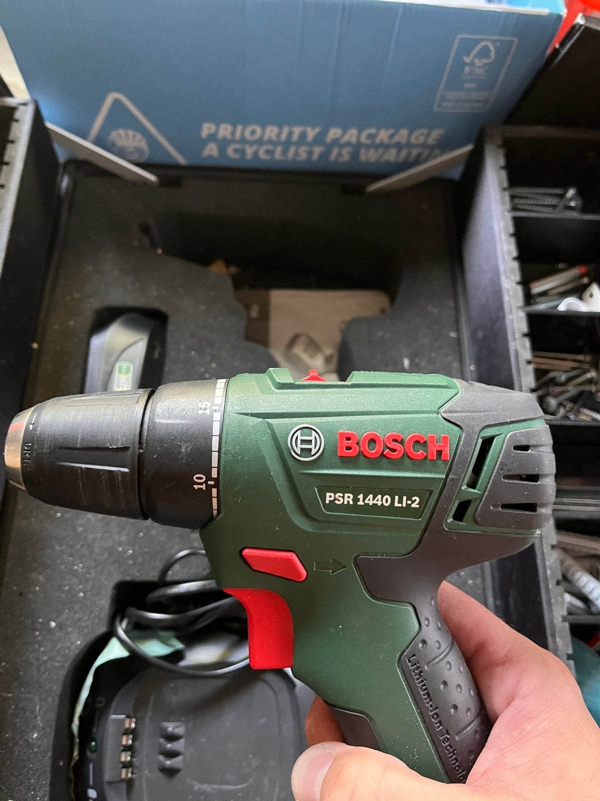 Bosch PSR 1440 LI-2 Boor- en Schroefmachine met Koffer, Ophalen, Gebruikt, Variabele snelheid, Boor- en Schroefmachine