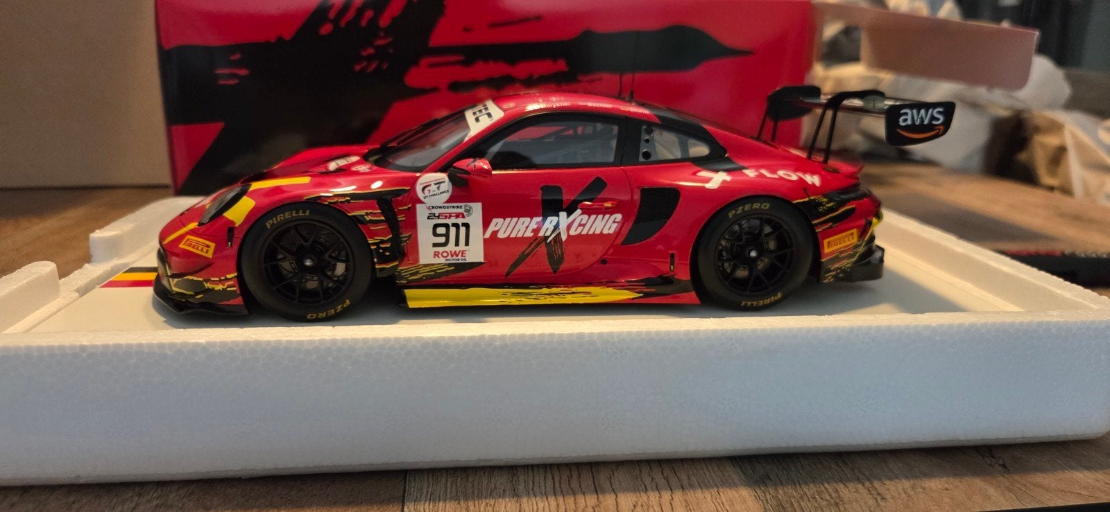 Porsche 911 GT3-R 24H spa 1:18 Spark exclusief., Ophalen of Verzenden, Zo goed als nieuw, Overige merken