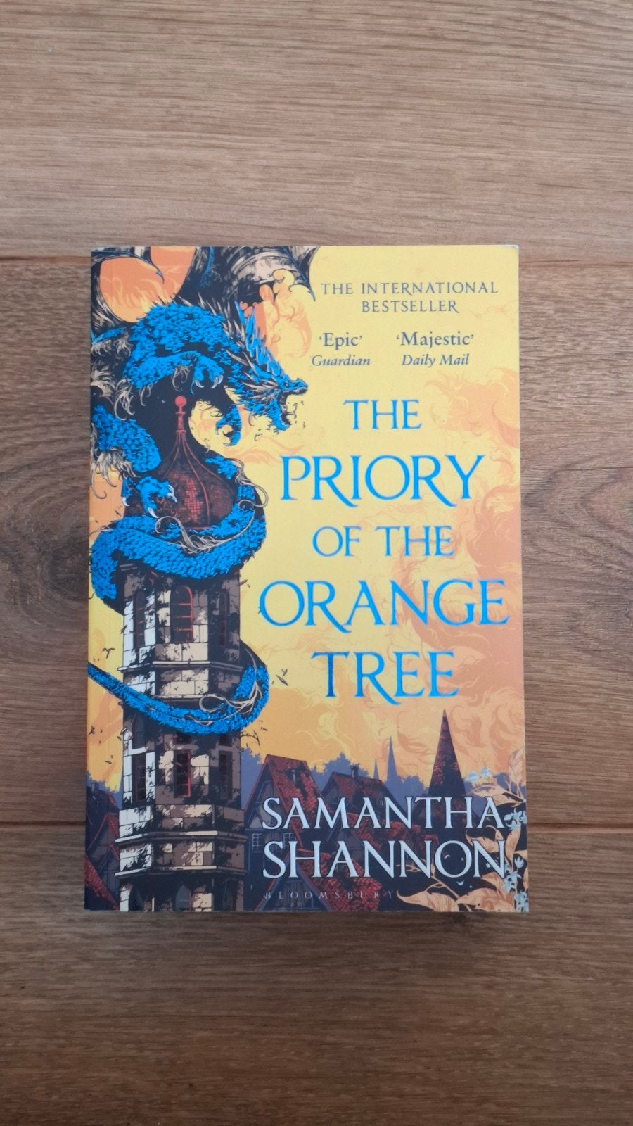 The Priory of the Orange Tree - Samantha Shannon, Ophalen of Verzenden, Zo goed als nieuw, Samantha Shannon