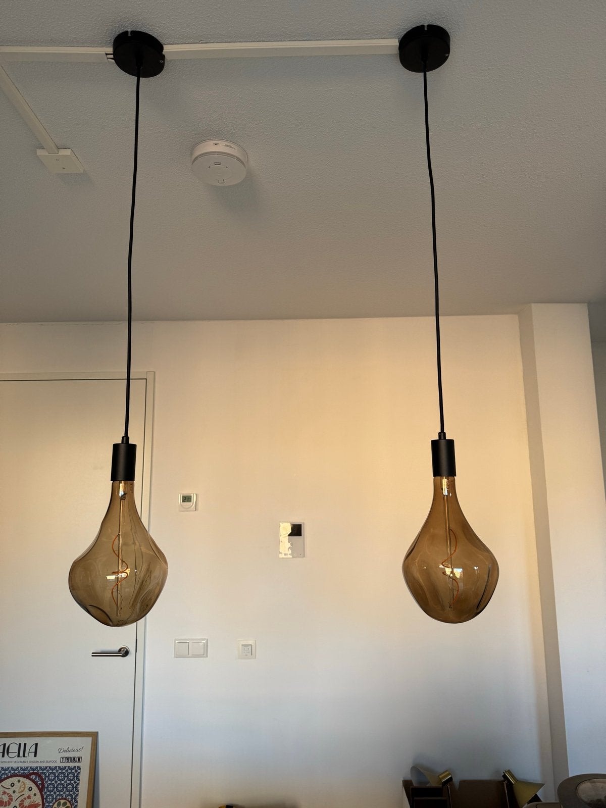 Set van 2 Calex hanglampen met smoke glas, Huis en Inrichting, Ophalen of Verzenden, Zo goed als nieuw, Metaal, E27 (groot)