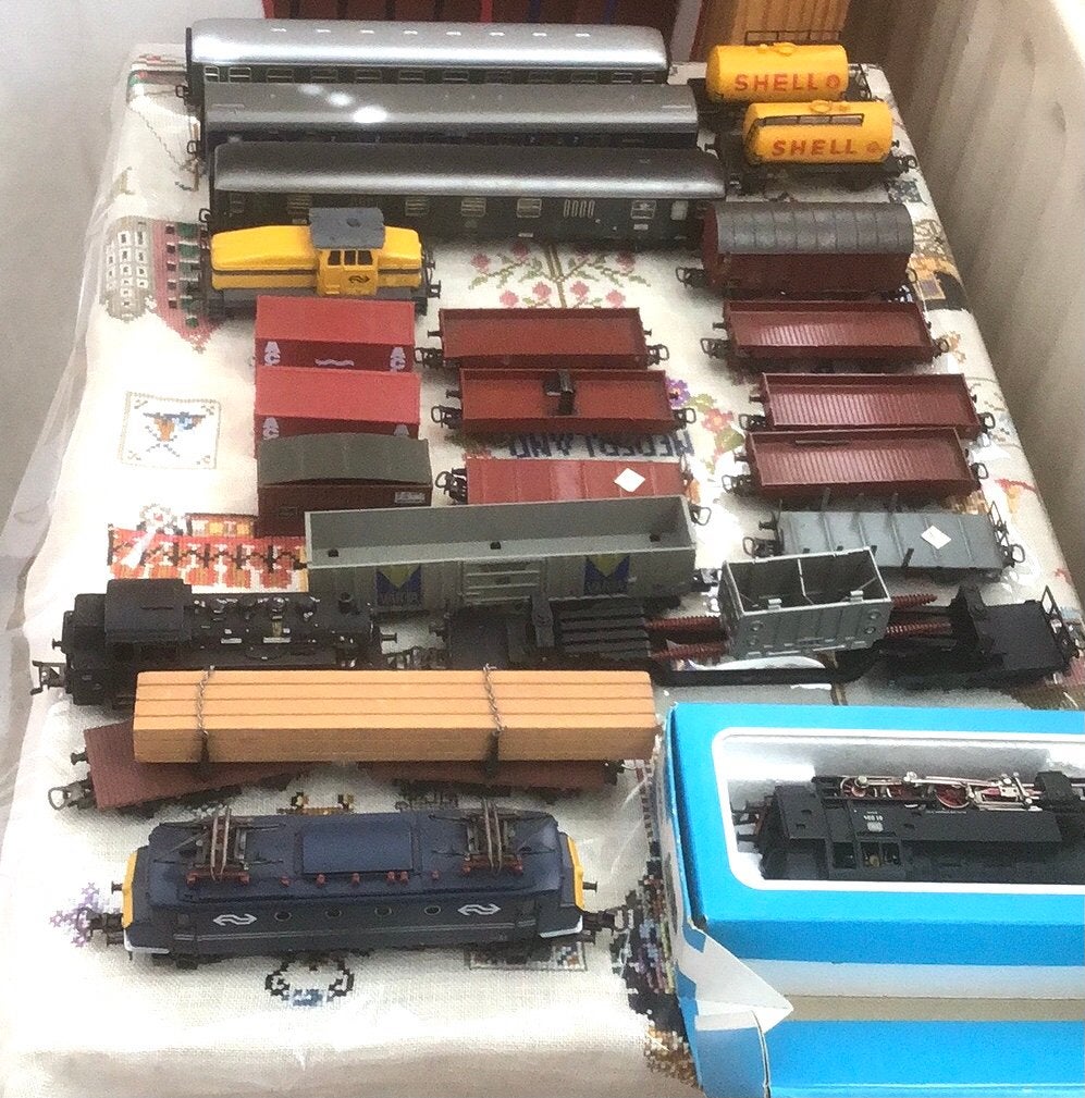 Vintage Märklin locs, treinen, rails, gebouwen, scenery, enz, Hobby en Vrije tijd, Ophalen, Gebruikt, Gelijkstroom of Wisselstroom