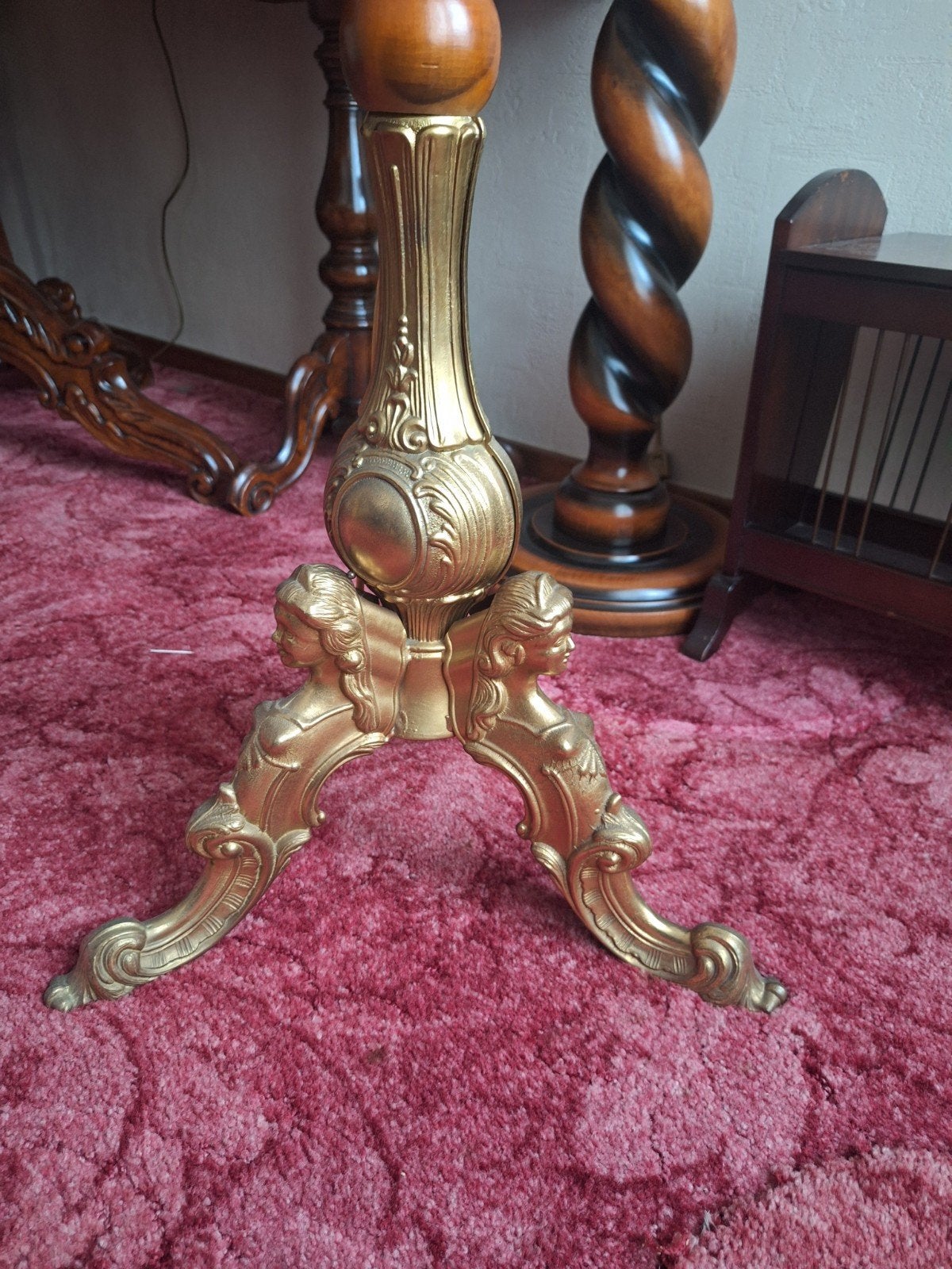 Staanlamp driepoot vrouwen 157H, Ophalen