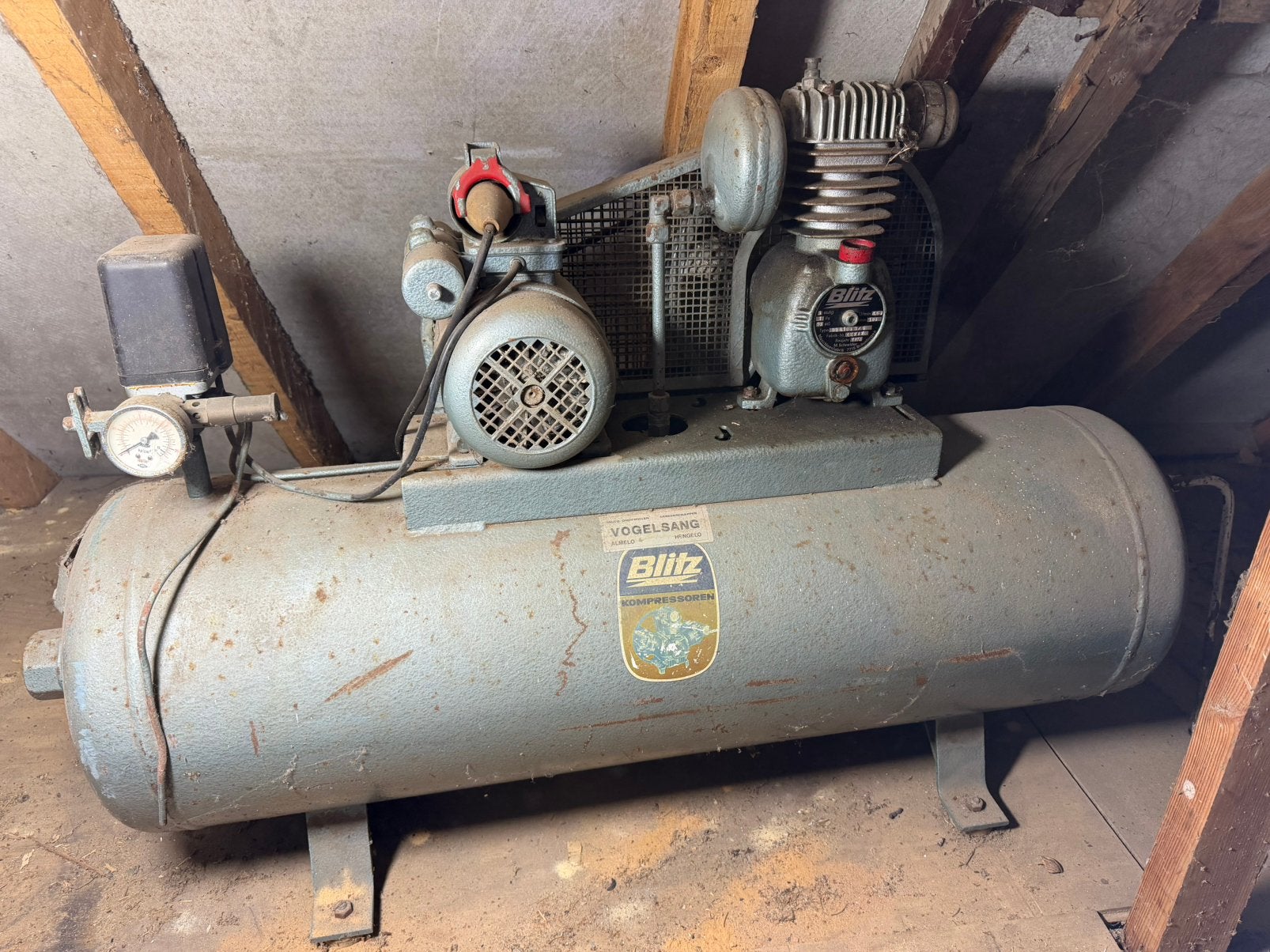 Compressor Blitz 100L, 100 liter of meer, Ophalen, Gebruikt, Minder dan 200 liter/min