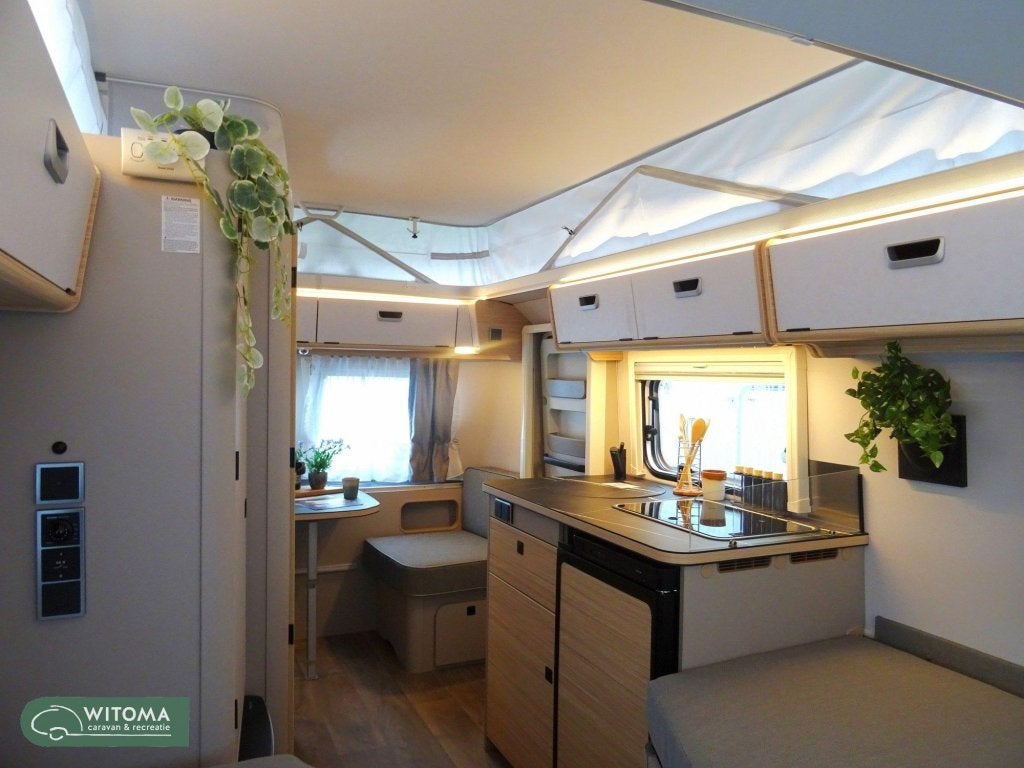 Eriba Touring 542 Nu met gratis mover, Caravans en Kamperen, Schokbreker, Tot en met 3, Overige typen, 4 tot 5 meter