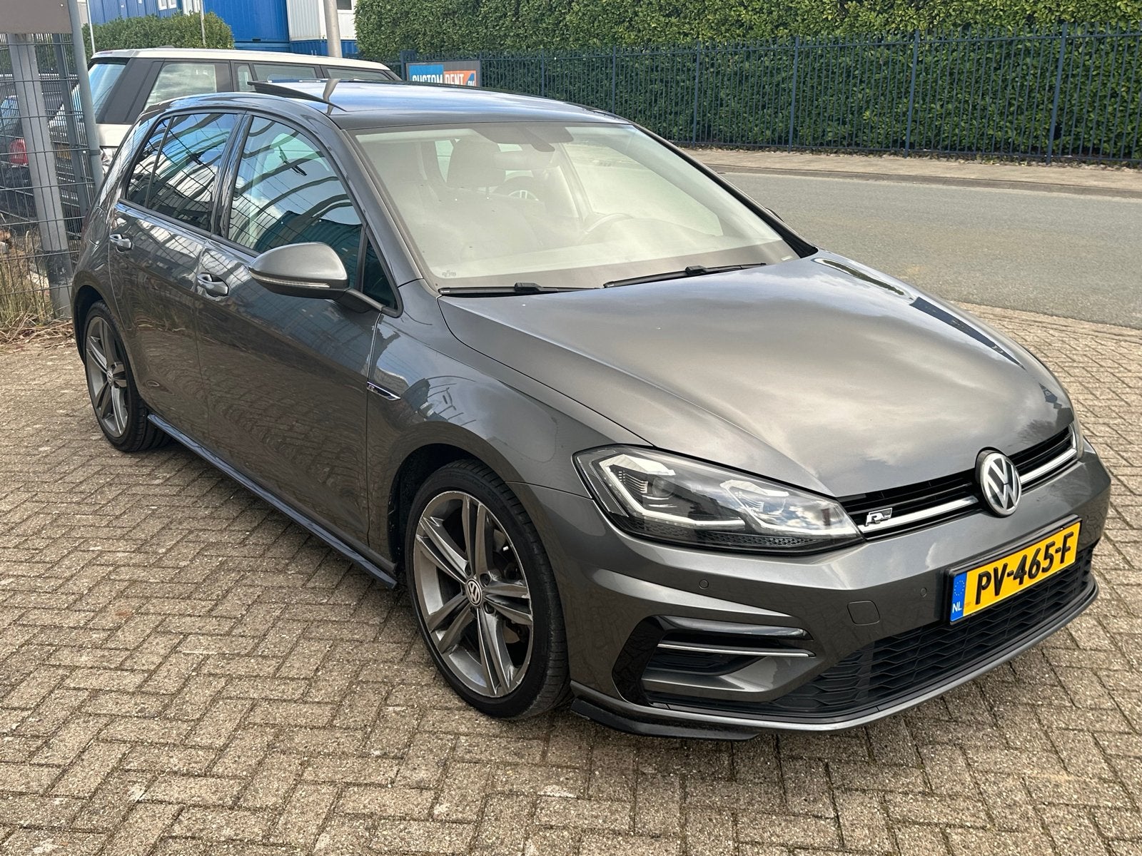 Volkswagen Golf 7.5 R-Line 1.6 TDI 115pk 7-DSG 5D 2017 Pano, Auto's, Volkswagen, 4 cilinders, Alcantara, Origineel Nederlands