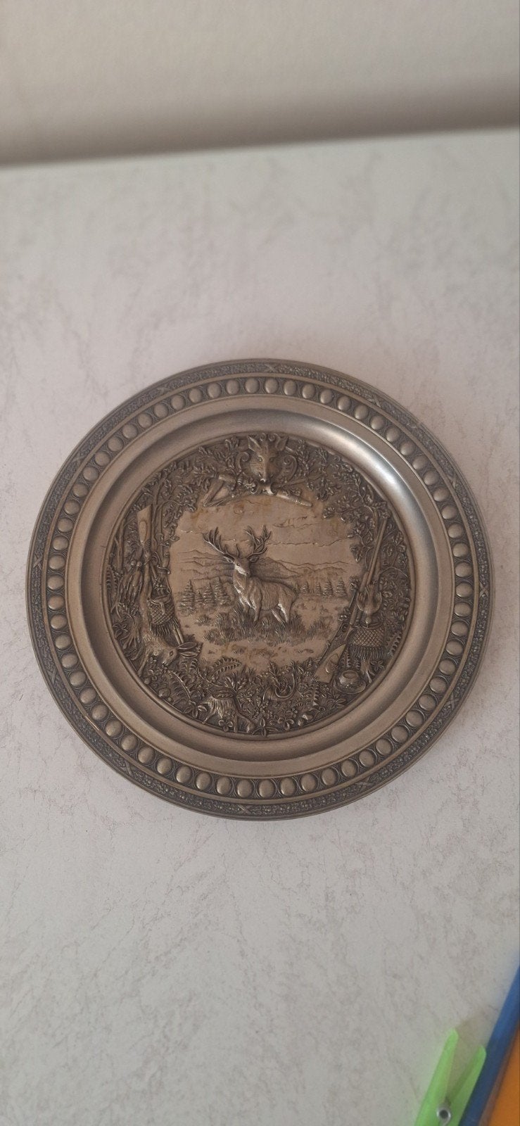 Vintage Tinnen Schaal met Jachttafereel - Hert (25cm), Antiek en Kunst, Ophalen of Verzenden