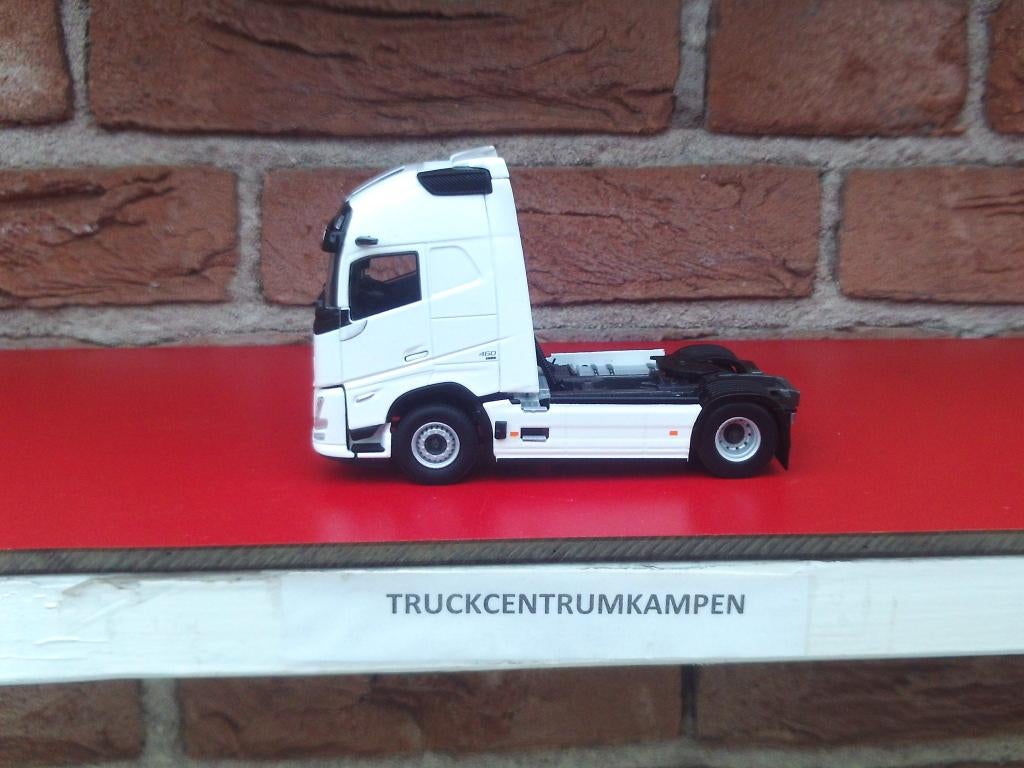 WSI  Volvo  FH  Aero  4 x 2  Witte  Lijn., Ophalen of Verzenden, Nieuw, Bus of Vrachtwagen, Wsi