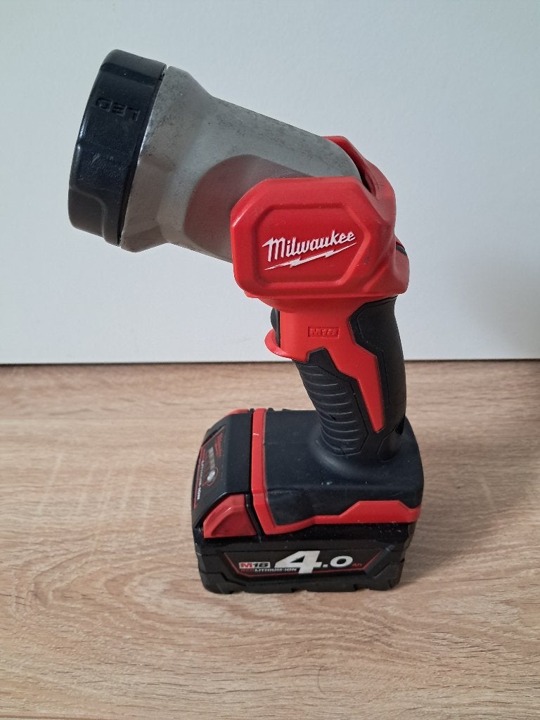 Milwaukee M18 T LED, Ophalen of Verzenden, Zo goed als nieuw, Minder dan 50 watt, Lamp
