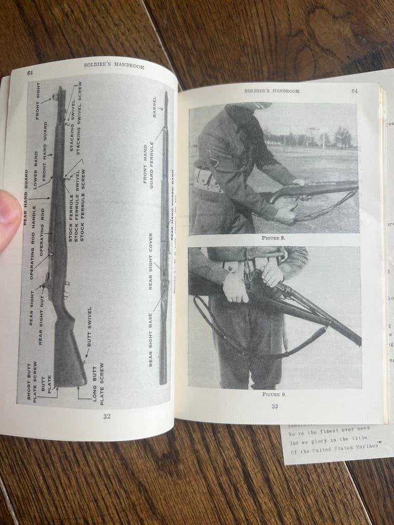 WO2 Amerikaans M1 garand handboek wapens uitrusting + lied, Amerika, Verzenden, Boek of Tijdschrift