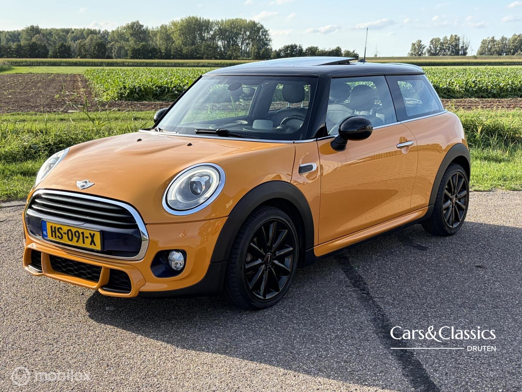Mini Cooper 1.5 JCW - Automaat - Pano - Leder - Navi, Auto's, 136 pk, Gebruikt, Euro 6, Overige kleuren