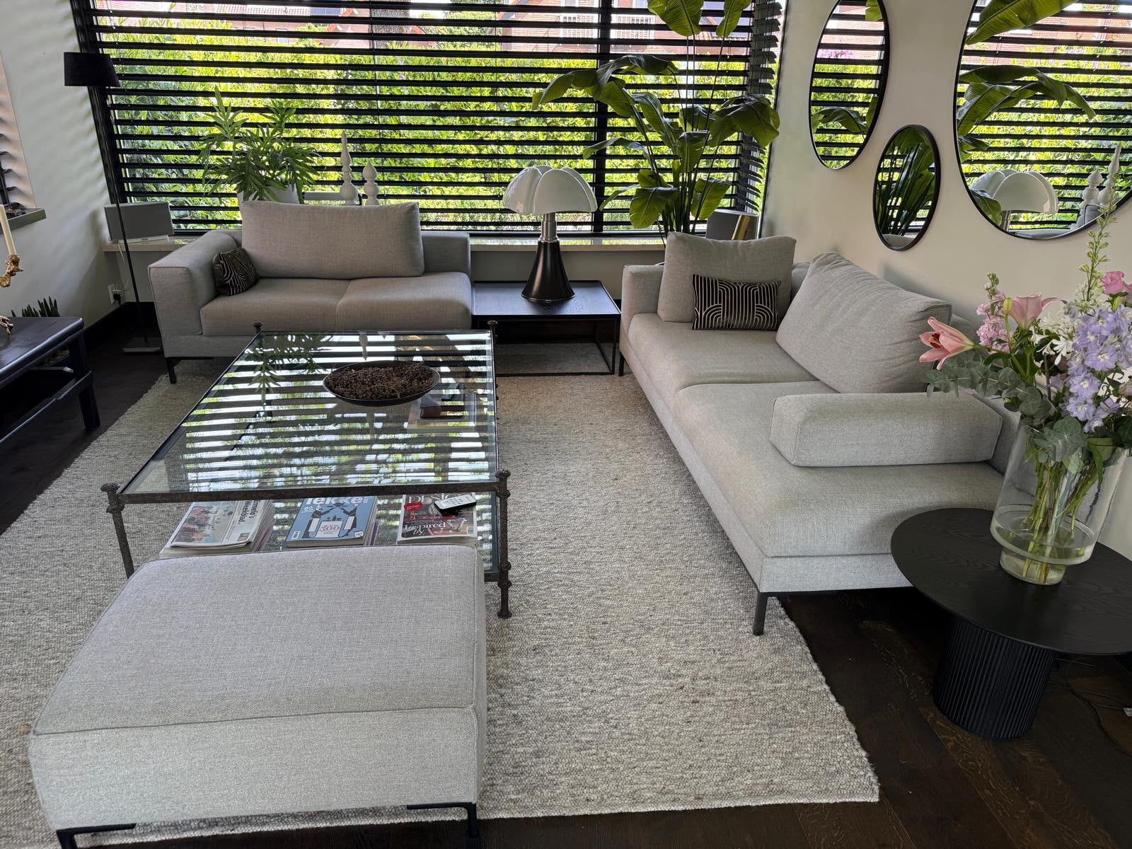 Design on Stock Aikon Lounge 1,5 + 2,5 zits + poef, Huis en Inrichting, Banken | Bankstellen, Ophalen, Zo goed als nieuw, Vierpersoons of meer