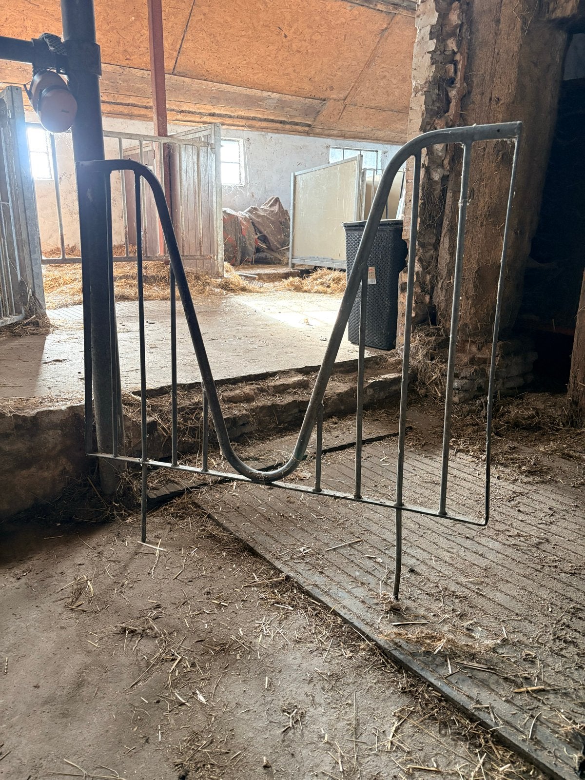 Metalen weefrek voor paardenstal, Ophalen, Gebruikt