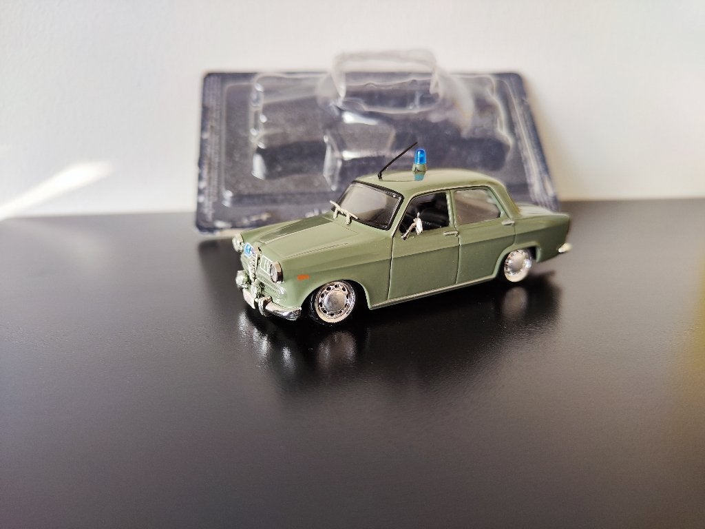 DeAgostini Alfa Romeo Giulietta (Custom), Ophalen of Verzenden, Zo goed als nieuw, Auto, Overige merken