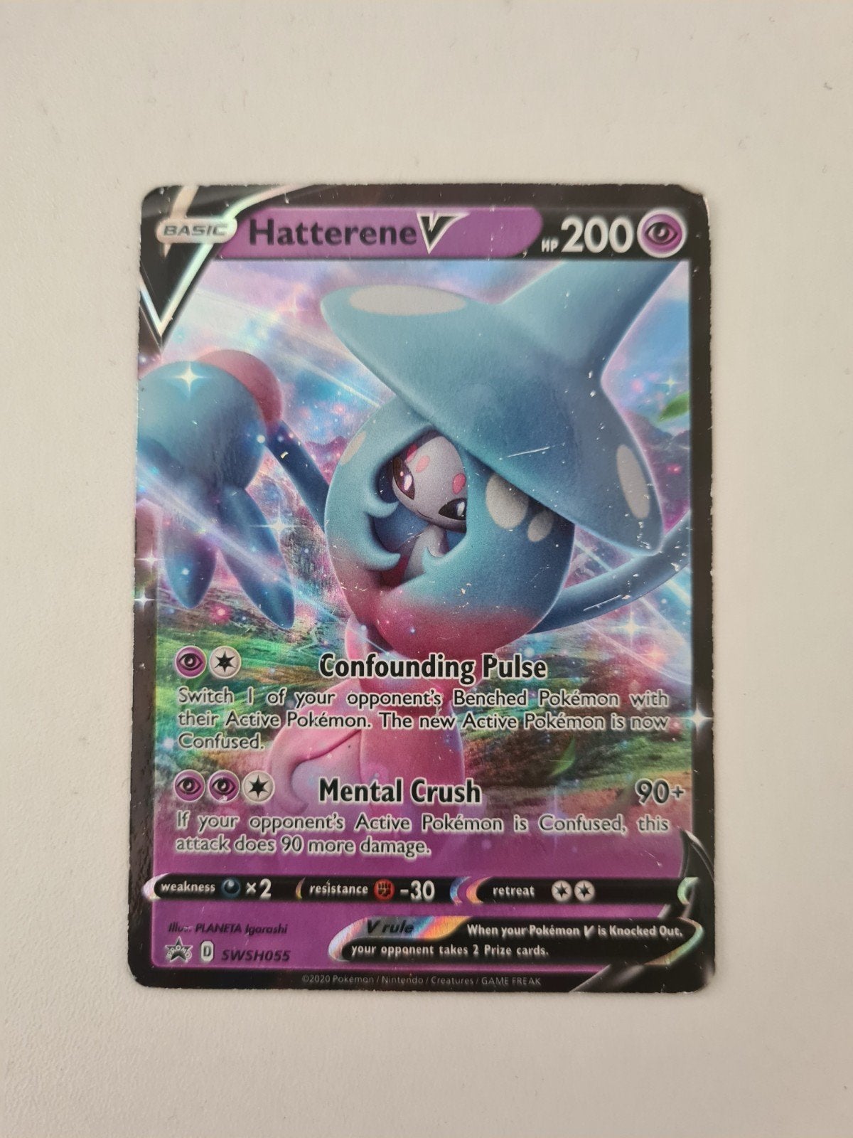 Pokemon Hatterene V SWSH055 promo, Ophalen of Verzenden, Zo goed als nieuw, Losse kaart, Foil