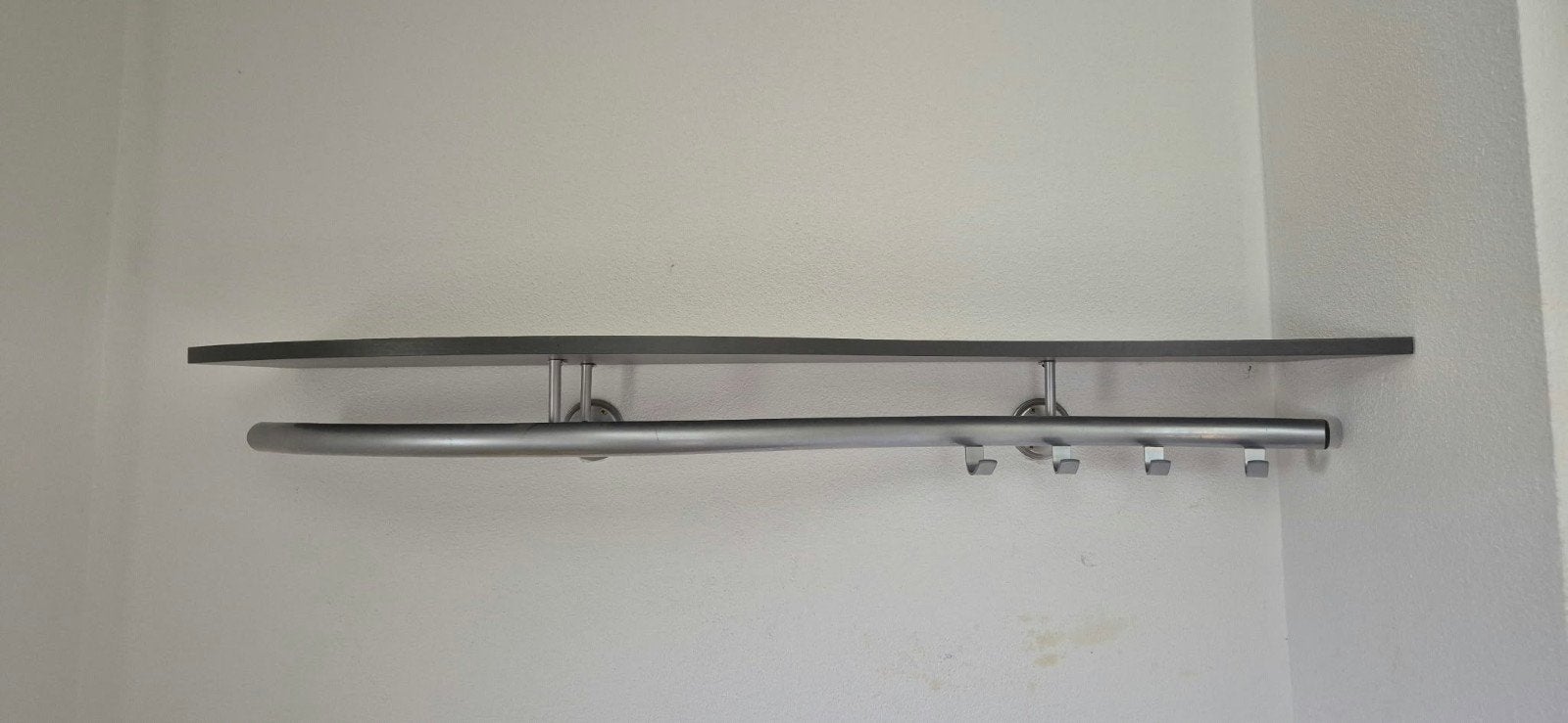 Metalen wandkapstok met hoedenplank en haken, Gebruikt, Minder dan 100 cm, Metaal, Ophalen