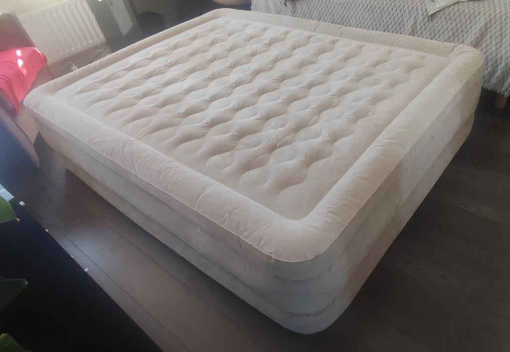 Intex Queen Luchtbed met ingebouwde pomp, Ophalen, Tweepersoons, 140 cm, Zo goed als nieuw