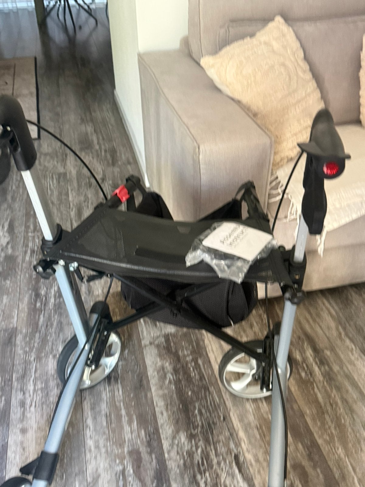 Rollator van merk server paar keer thuis gebruikt, Ophalen of Verzenden, Zo goed als nieuw